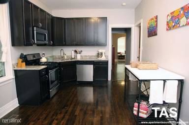 Main picture of 3634 N Damen Ave