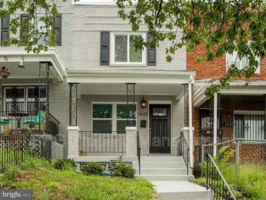 Main picture of 1635 Lang Pl NE