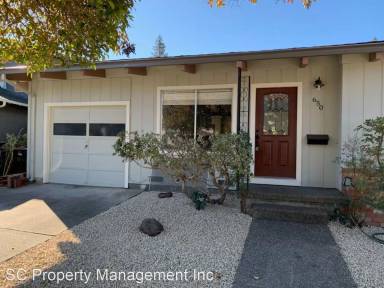 Main picture of 650 Fox Ct E