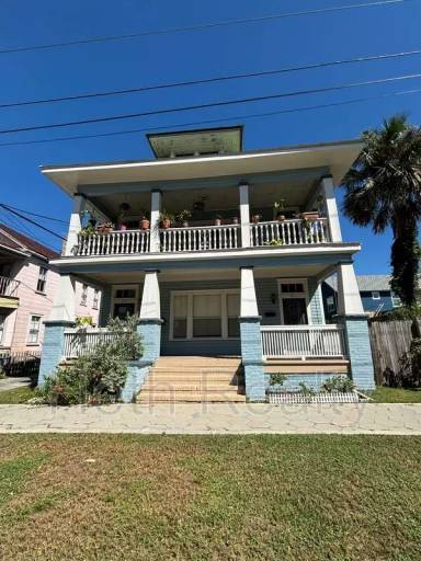 Main picture of 311 W 6th St
