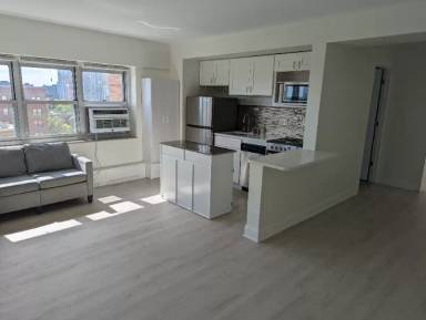 Main picture of 4950 N Marine Drive Building