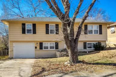 Main picture of 11908 Bennington Ave