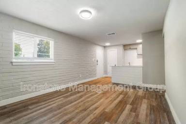 Main picture of WHITE OAKS APARTMENTS