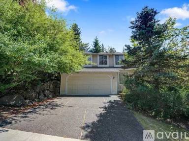 Main picture of 23903 SE 42nd St