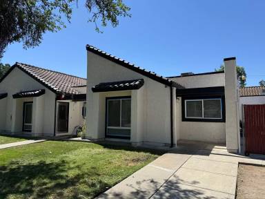 Main picture of 606 Downey Ave