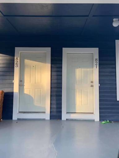 Main picture of 821 W Day St