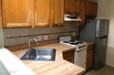 Main picture of 4350 E Fairmount St