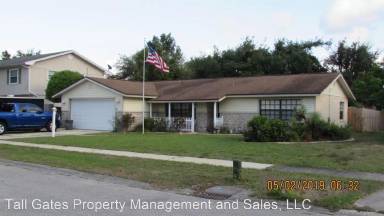 Main picture of 15 Woodlake Dr