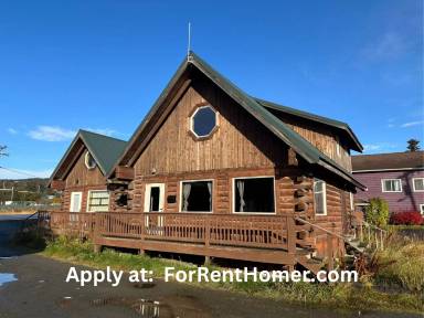 Main picture of 3756 Lake St