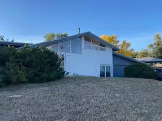 Main picture of 1221 La Veta Way