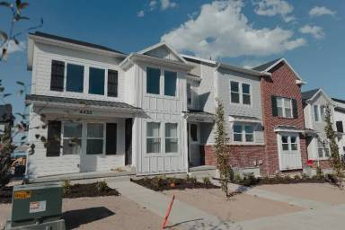Main picture of Mountain Ridge Townhomes