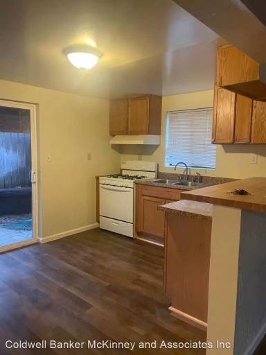 Main picture of 2608 Fountain Ave