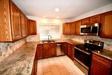 Main picture of 120 E Highland Dr