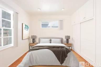 Main picture of 15521 Moorpark St