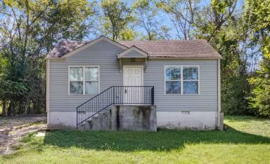 Main picture of 16 Maple St