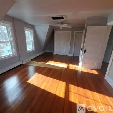 Main picture of 691 Spring St