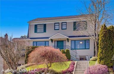 Main picture of 1017 5th Ave W
