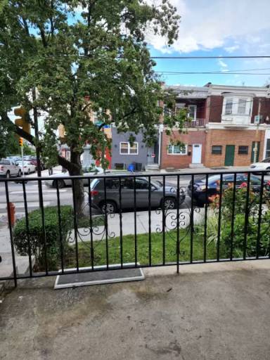 Main picture of 6201 Lansdowne Ave