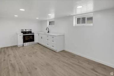 Main picture of 2840 Jackson Ave