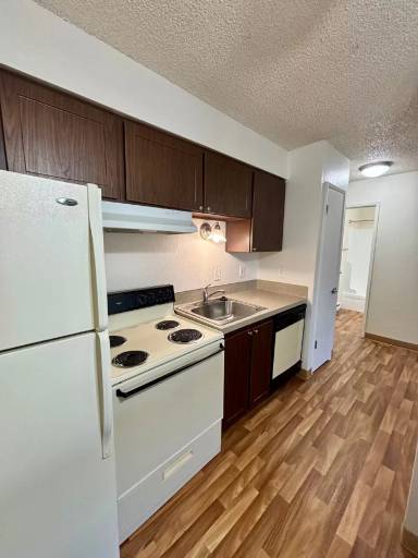 Main picture of 3950 SW 102nd Ave