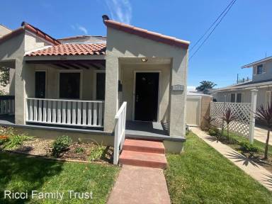 Main picture of 127 S Citrus St