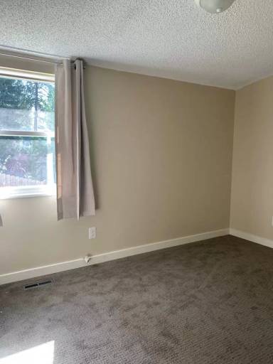 Main picture of 110 8 St