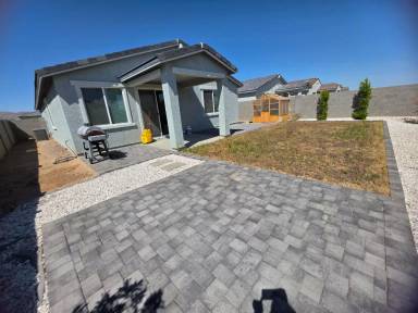 Main picture of 24553 W Hopi St