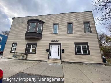 Main picture of 169 N Lake Ave