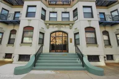 Main picture of 52 Westland Ave