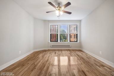 Main picture of 3943 N Janssen Ave