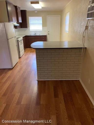 Main picture of 5674 Akra Ave