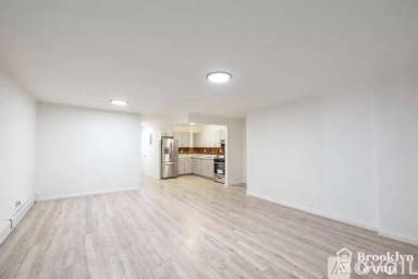Main picture of 1549 Dean St
