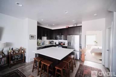 Main picture of 1822 W Ikaros Ln