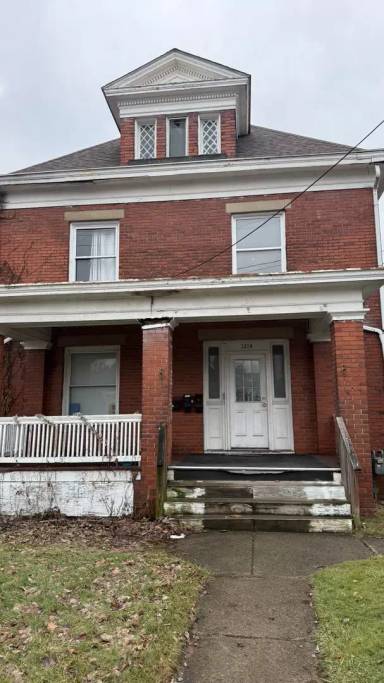 Main picture of 1214 W Washington St