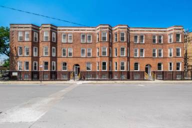 Main picture of 4957 South Calumet Avenue - 342-1