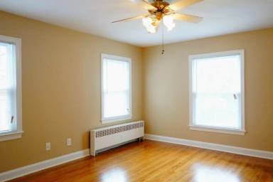 Main picture of 8406 Greenwood Ave