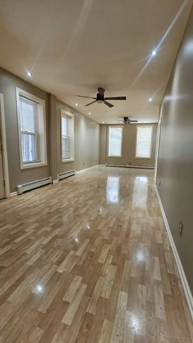 Main picture of 8 106th St