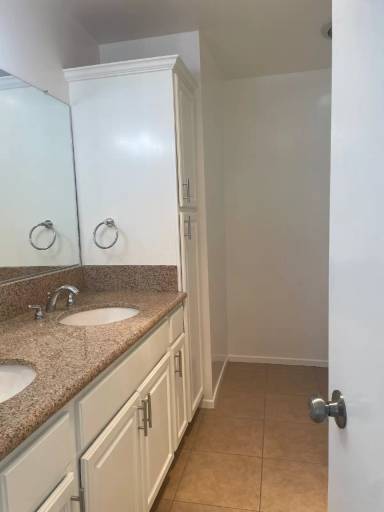 Main picture of 125 N Barrington Ave