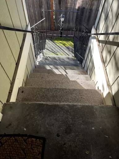 Main picture of 618 Center St