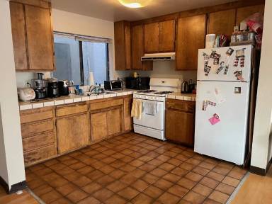 Main picture of 875 36th Ave