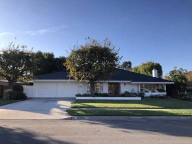 Main picture of 17592 Orange Tree Ln