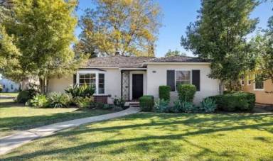 Main picture of 3888 Brayton Ave
