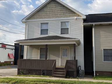 Main picture of 722 South St