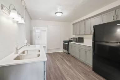 Main picture of 2022 College St