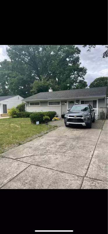 Main picture of 28115 Everett St