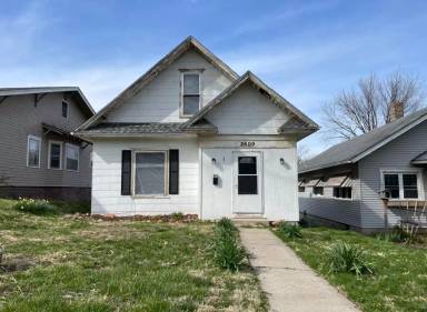 Main picture of 2609 Monterey St