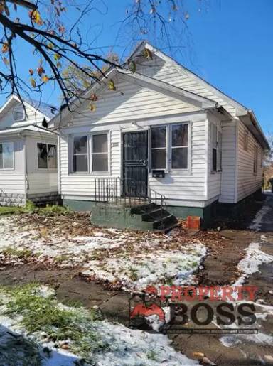 Main picture of 3904 Madison St