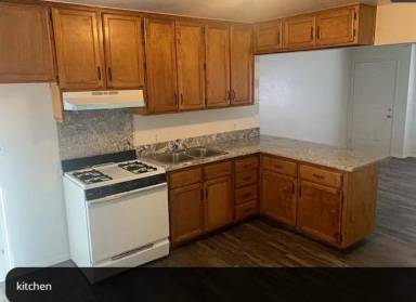 Main picture of 1745 S Bridge St