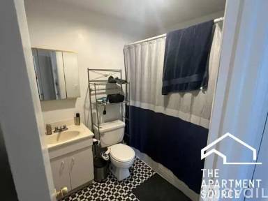 Main picture of 3037 N Southport Ave