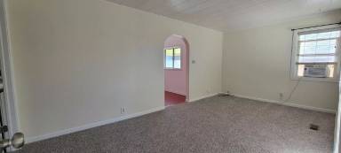 Main picture of 727 Clover Ave